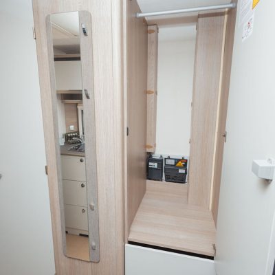 PRIKOLICA Buerstner PREMIO PLUS 440 TK AC GLAVAN