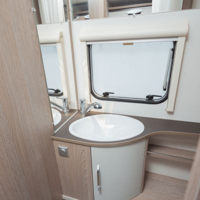 PRIKOLICA Buerstner PREMIO PLUS 440 TK AC GLAVAN