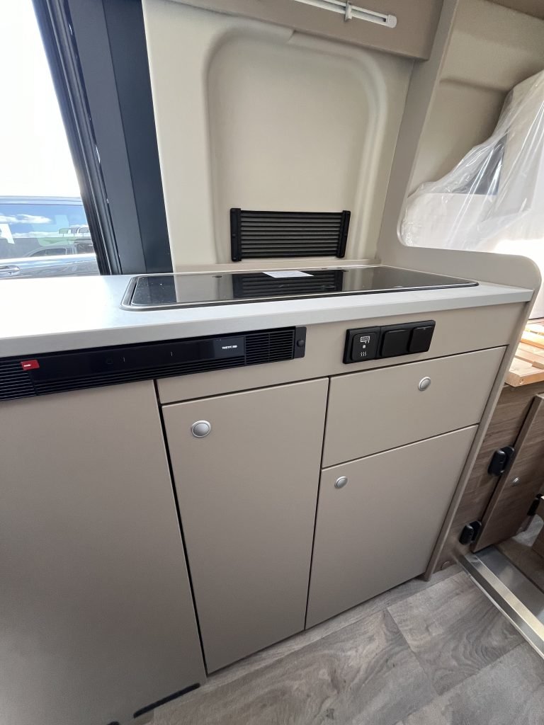 najem-avtodoma-ac-glavan-carado-bike-cv-640